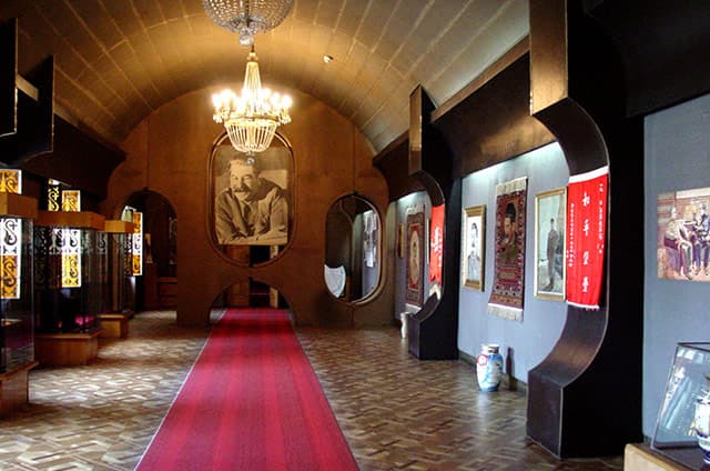 ერთდღიანი ტური: მცხეთა, ჯვრის მონასტერი და სტალინის მუზეუმი გორში - მთავარი სურათი