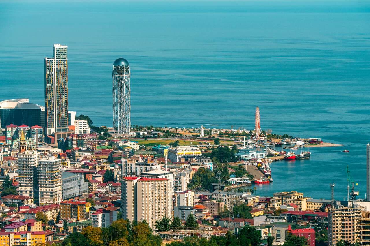 ბათუმის ტური: ალი და ნინო, ანბანის კოშკი და პიაცა - მთავარი სურათი